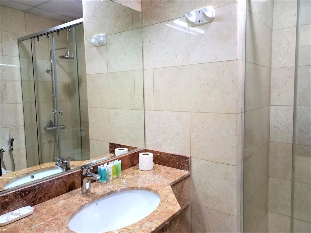 Gorgeous Business Bay Apartment With Balcony
