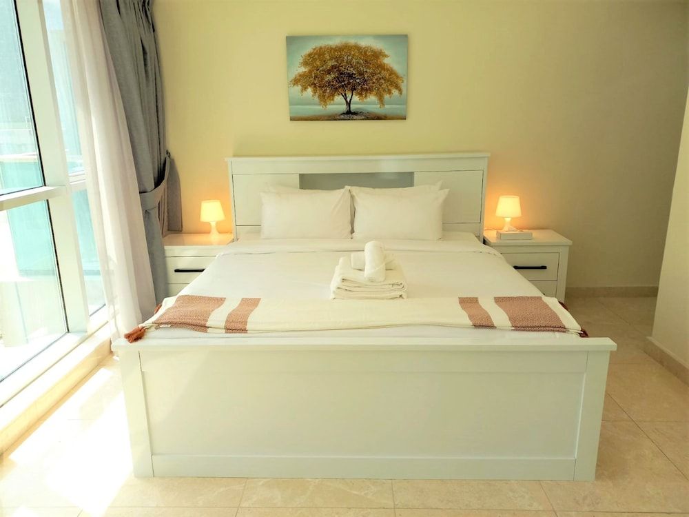 undefined Gorgeous Business Bay Apartment With Balcony 5