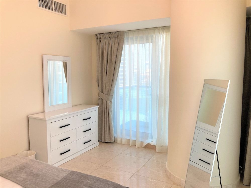 undefined Luxury Business Bay Apartment With Balcony 7