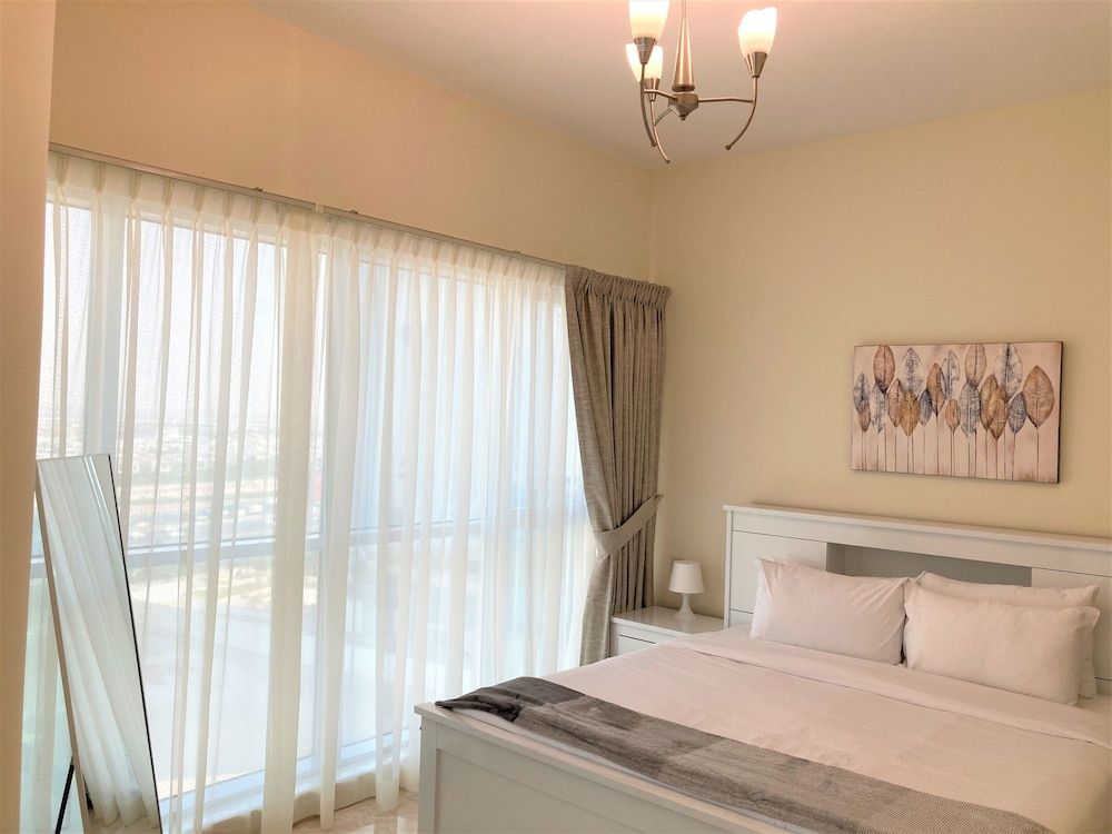 Luxury Business Bay Apartment With Balcony Apartment (1 Bedroom) 11