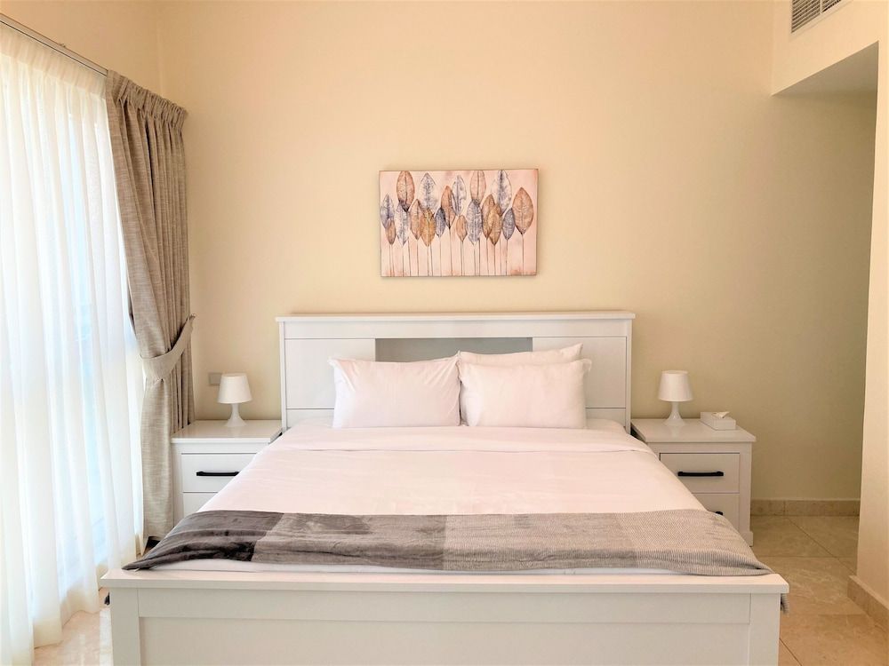 undefined Luxury Business Bay Apartment With Balcony 8