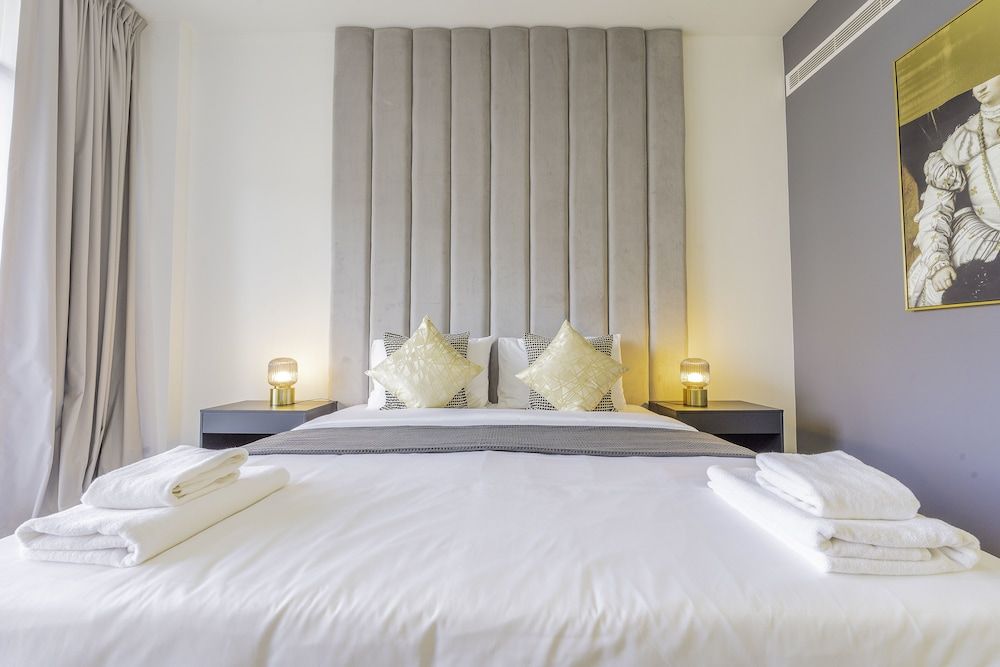 Nouveau Art Deco 3BR with Burj & Canal Views