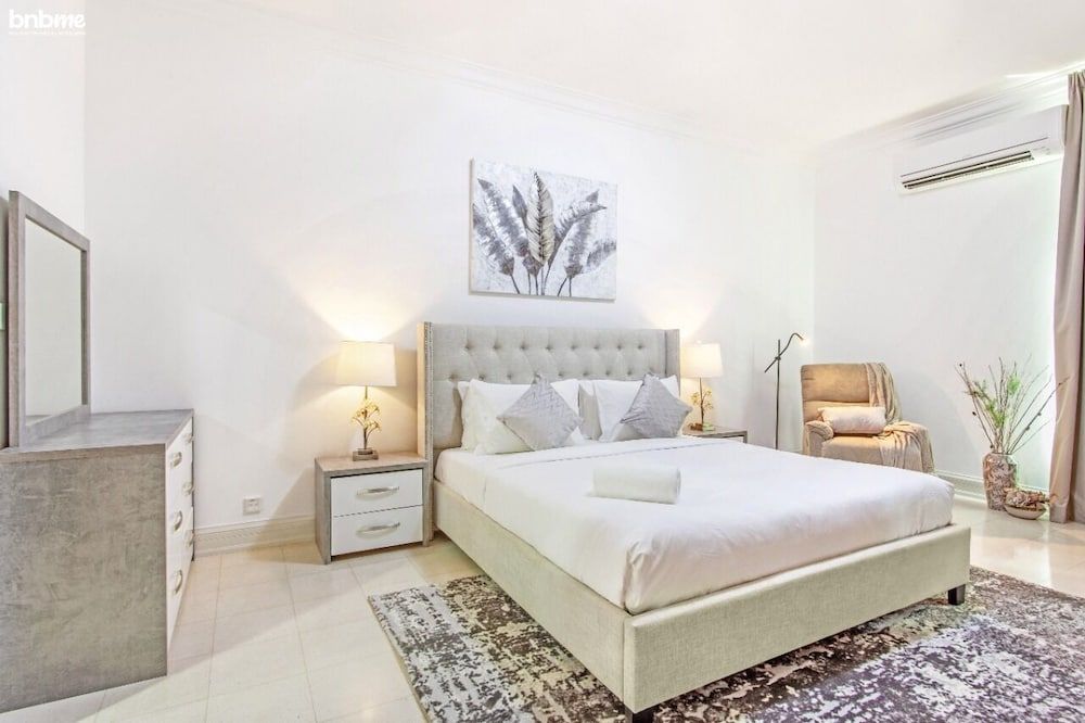 undefined Pvt Jacuzzi Tub Groundfloor 2 Bed Bnbme Homes 9