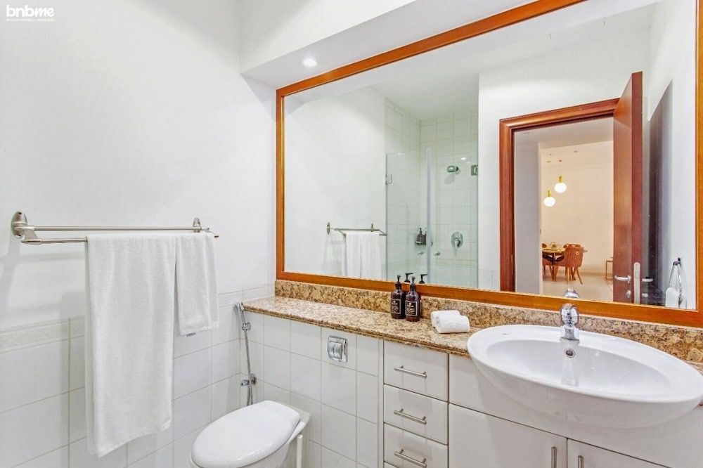 Pvt Jacuzzi Tub Groundfloor 2 Bed Bnbme Homes Apartment 15