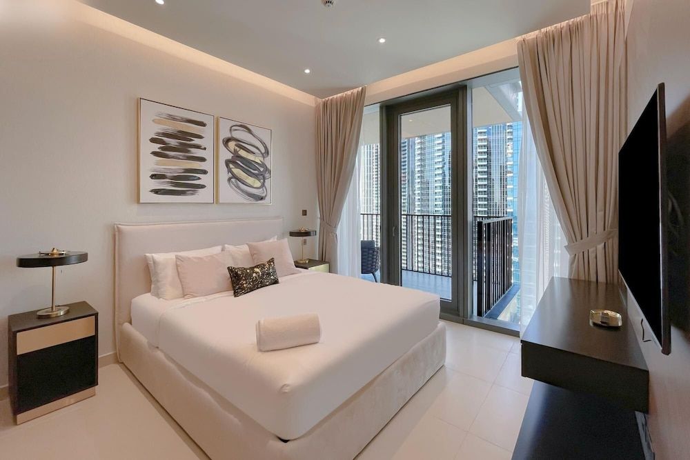 undefined Luxury Skyscraper in the Heart of DT 10