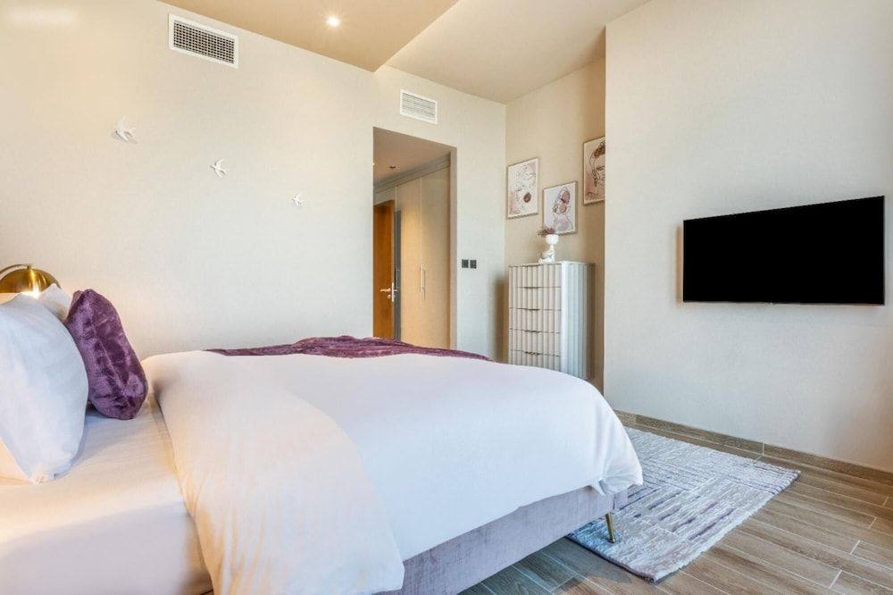 Luxury 2B Apt Al Habtoor Amna Tower Apartment 25