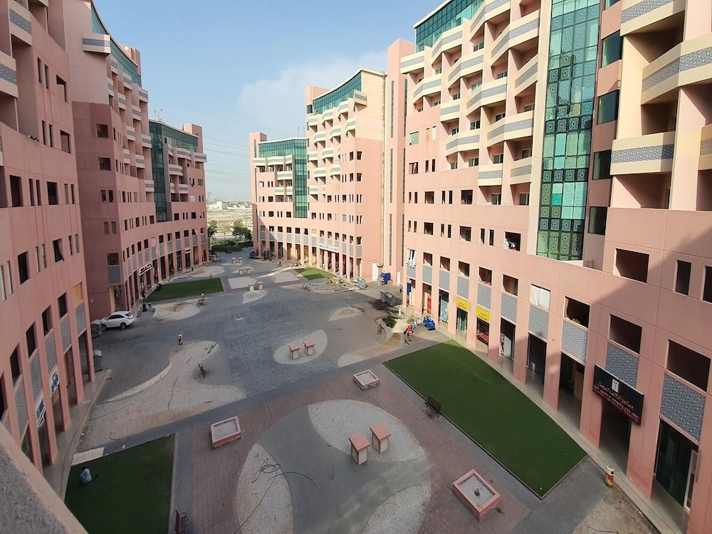 undefined Stunning Furnished Studio Apartment in the Heart of Dubai