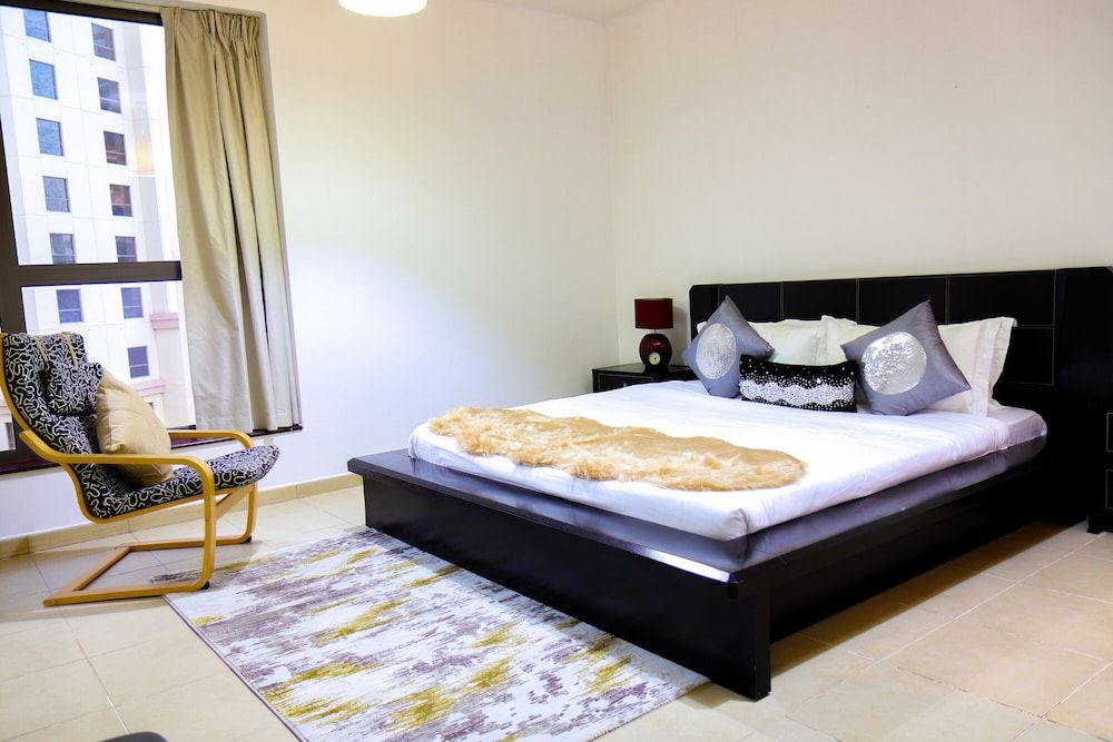 undefined Spacious 1 Bedroom Apartment in Murjan 1