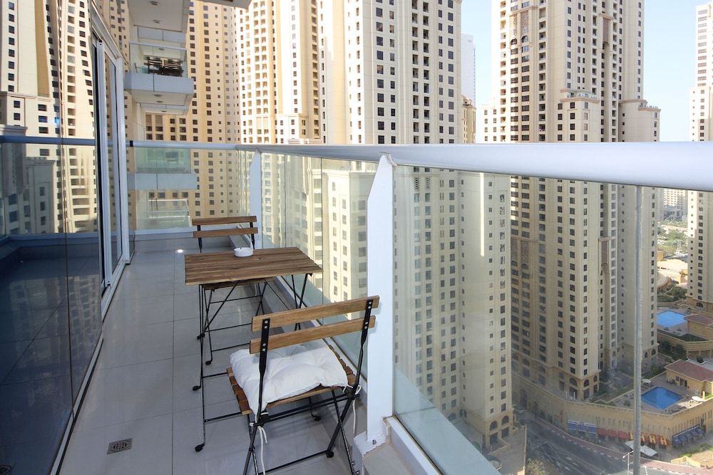 1 Bedroom Apartment in Continental Tower Standard Apartment 8