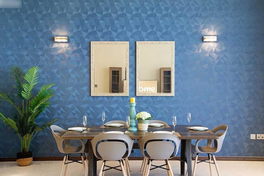 undefined Lux 1 BR Pvt Beach Palm by Bnbme Homes 2