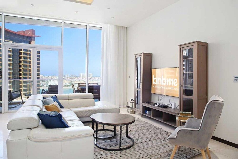 undefined Lux 1 BR Pvt Beach Palm by Bnbme Homes 5