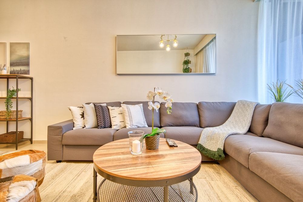 Incredible Views From This Classy Apt With Terrace Design Apartment 30