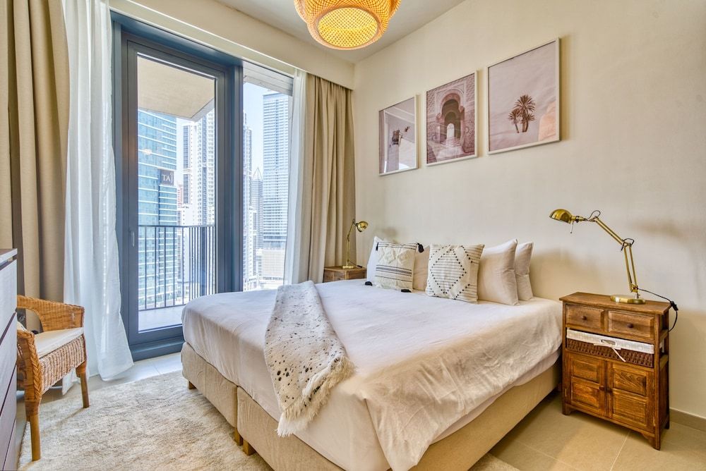 Incredible Views From This Classy Apt With Terrace Design Apartment 2