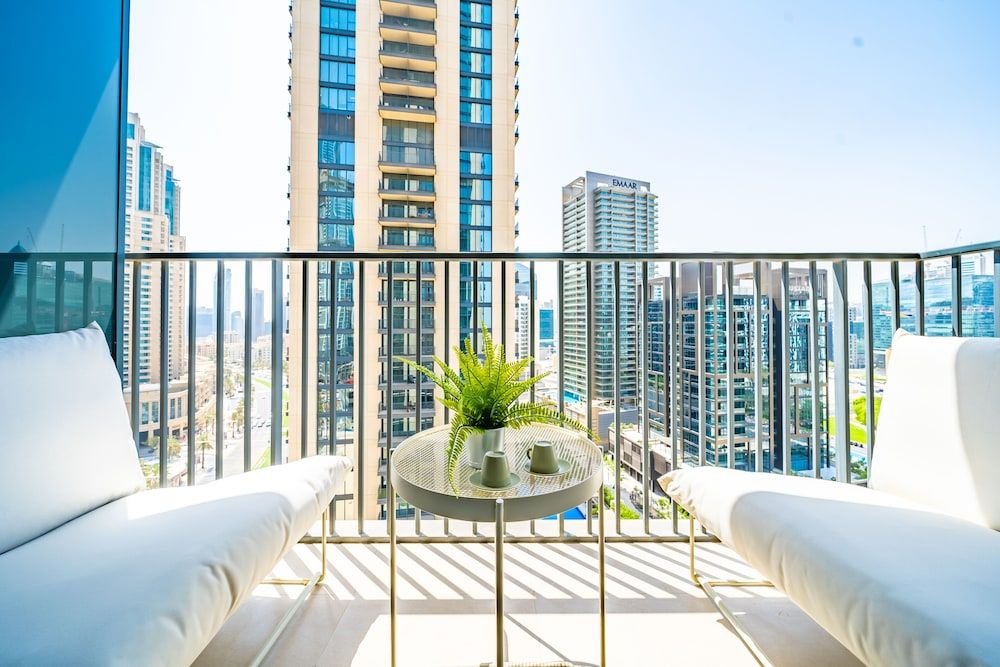 Incredible Views From This Classy Apt With Terrace Design Apartment 32