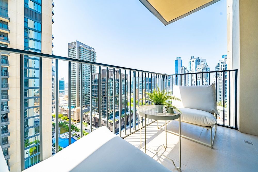 Incredible Views From This Classy Apt With Terrace Design Apartment 33