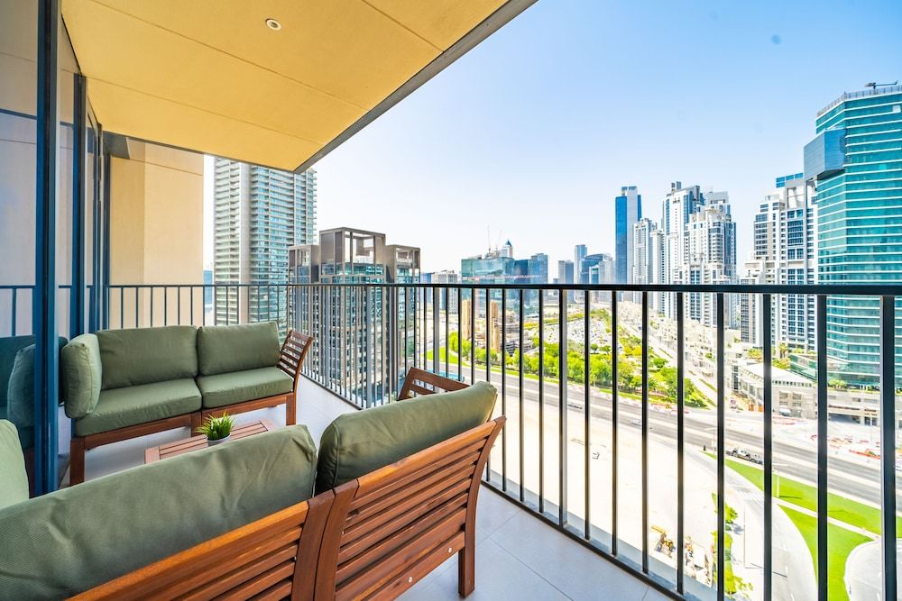Incredible Views From This Classy Apt With Terrace Design Apartment 45