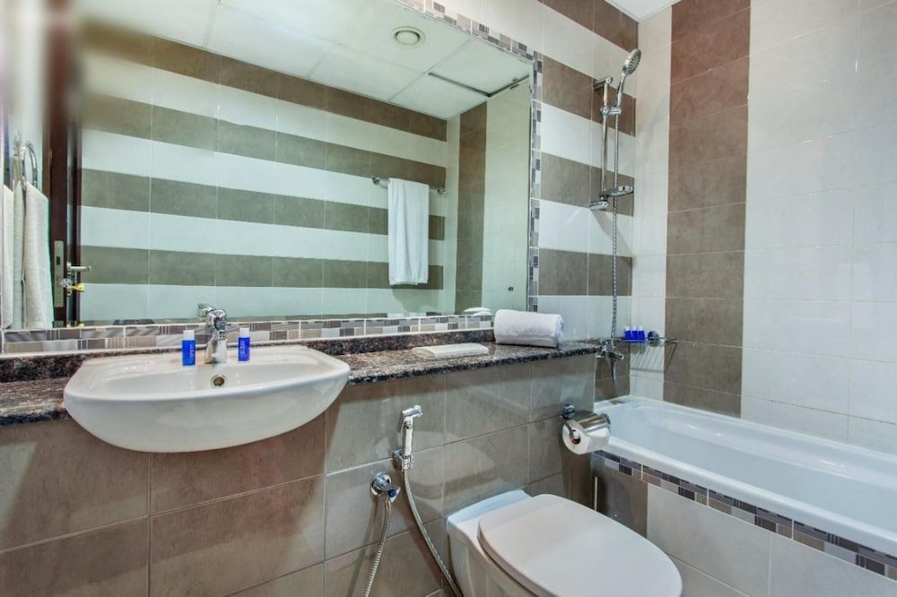 Elegant Apt In Al Barsha South Apartment 14