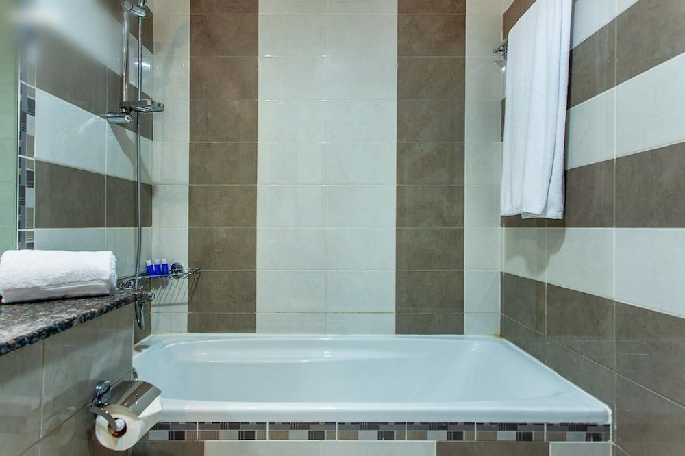 Elegant Apt In Al Barsha South Apartment 13