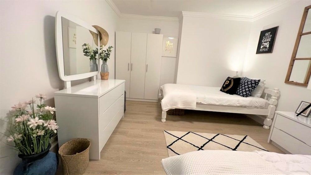 undefined Elegant 2bedroom With Balcony in Dubai Marina 9