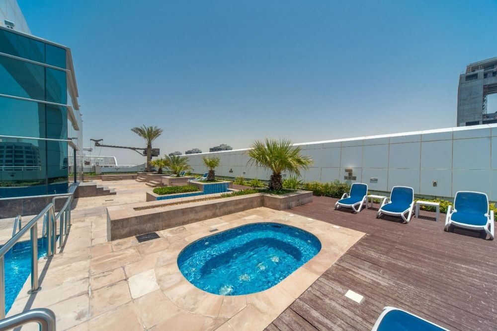 Cozy Modern JLT Flat Next to Metro Apartment 15