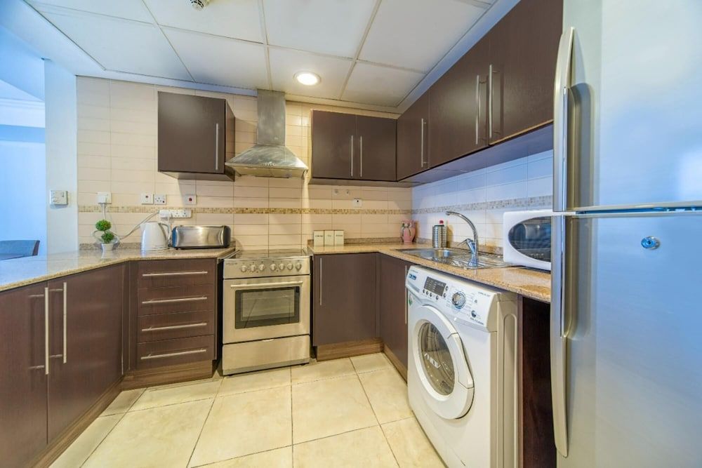 undefined Cozy Modern JLT Flat Next to Metro 4