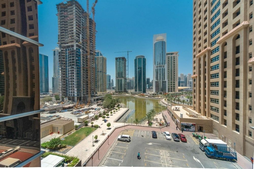 Cozy Modern JLT Flat Next to Metro Apartment 11