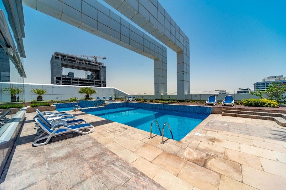 Cozy Modern JLT Flat Next to Metro Apartment 13