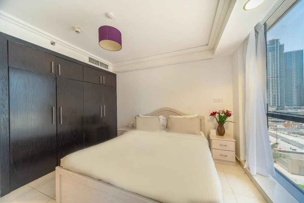 undefined Cozy Modern JLT Flat Next to Metro 8