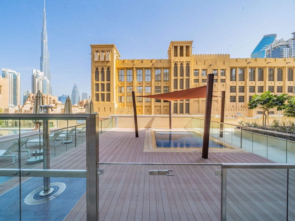 Monty - Incredible Burj Khalifa View From this Vibrant Apt