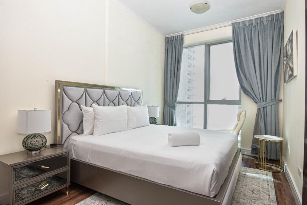 undefined Experience Luxurious Sky High Marina Living 3