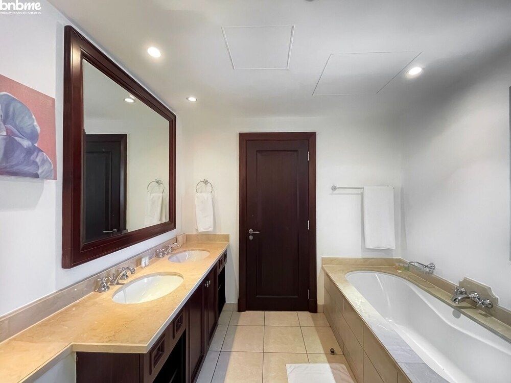 Lux 2B in Oldtown in of DT by Bnbme Homes Apartment 7