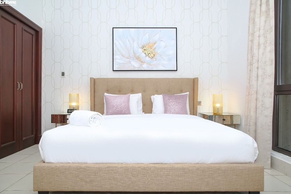 Lux 2B in Oldtown in of DT by Bnbme Homes Apartment