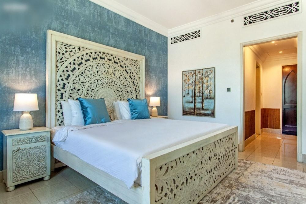 Traditional Meets Modern in Downtown Apartment 3