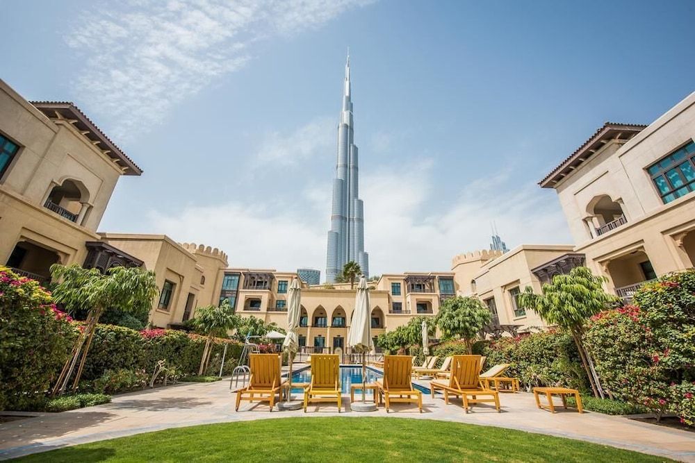 undefined Traditional Meets Modern in Downtown 3