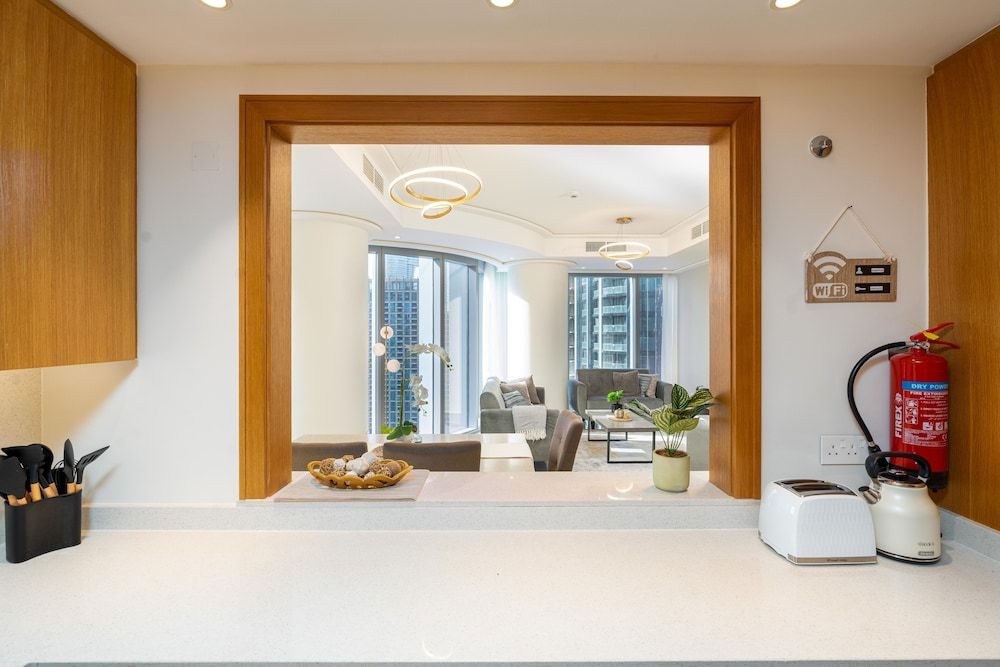 Whitesage - Modern and Unique Apartment with Fountain Views