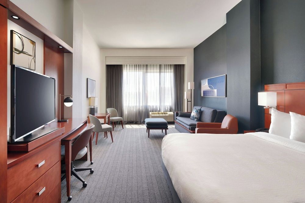 Room, 1 King Bed with Sofa bed, Non Smoking