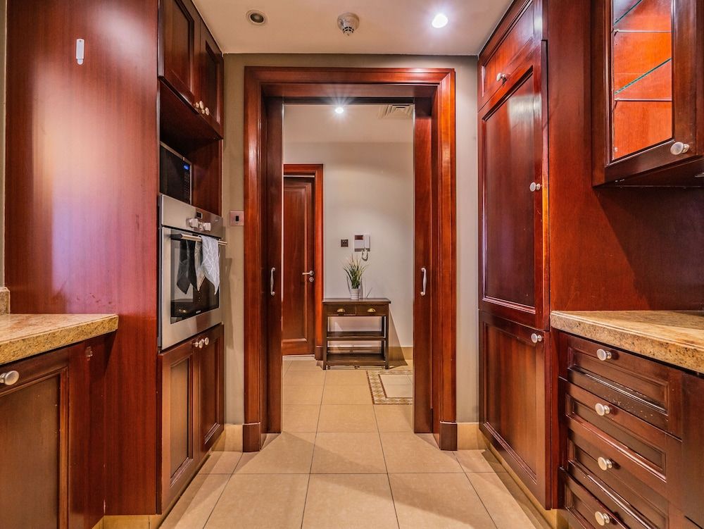 Colorful Apartment near Dubai Mall with Balcony Design Apartment 11