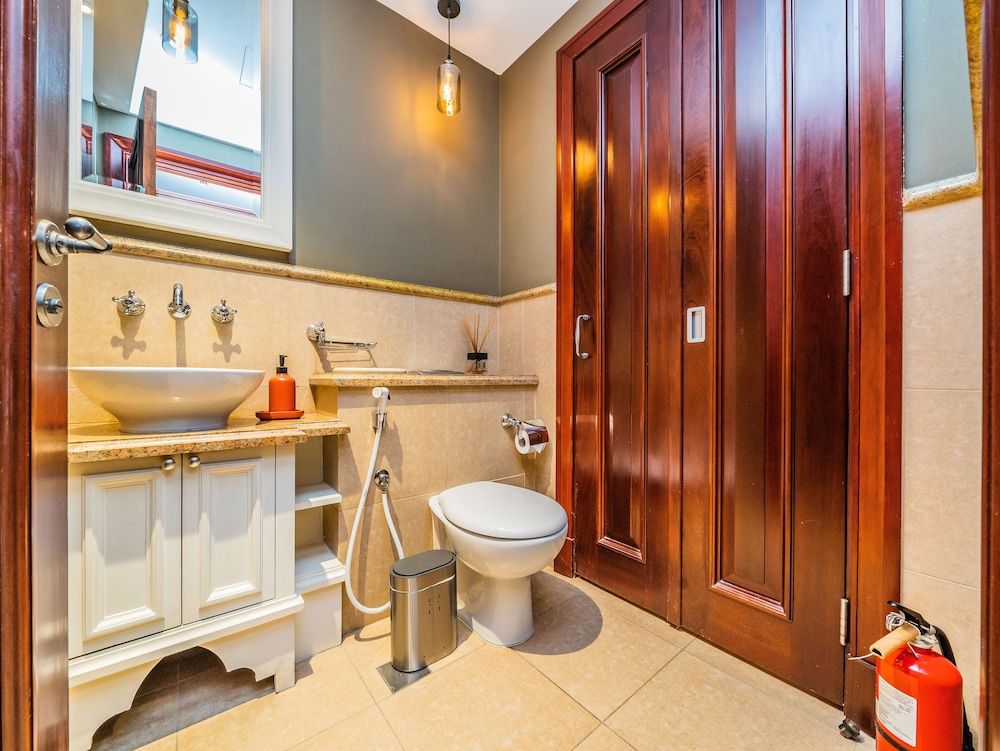 Colorful Apartment near Dubai Mall with Balcony Design Apartment 12