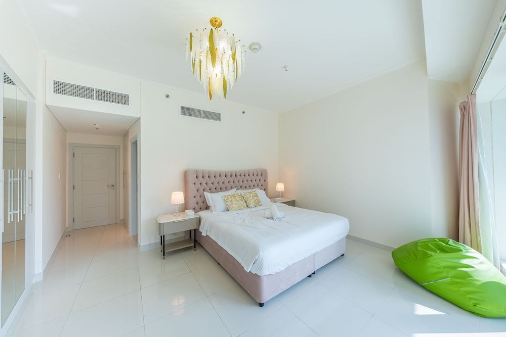 undefined Tanin - Luxury Waterfront Apt with Stunning Marina Views 8