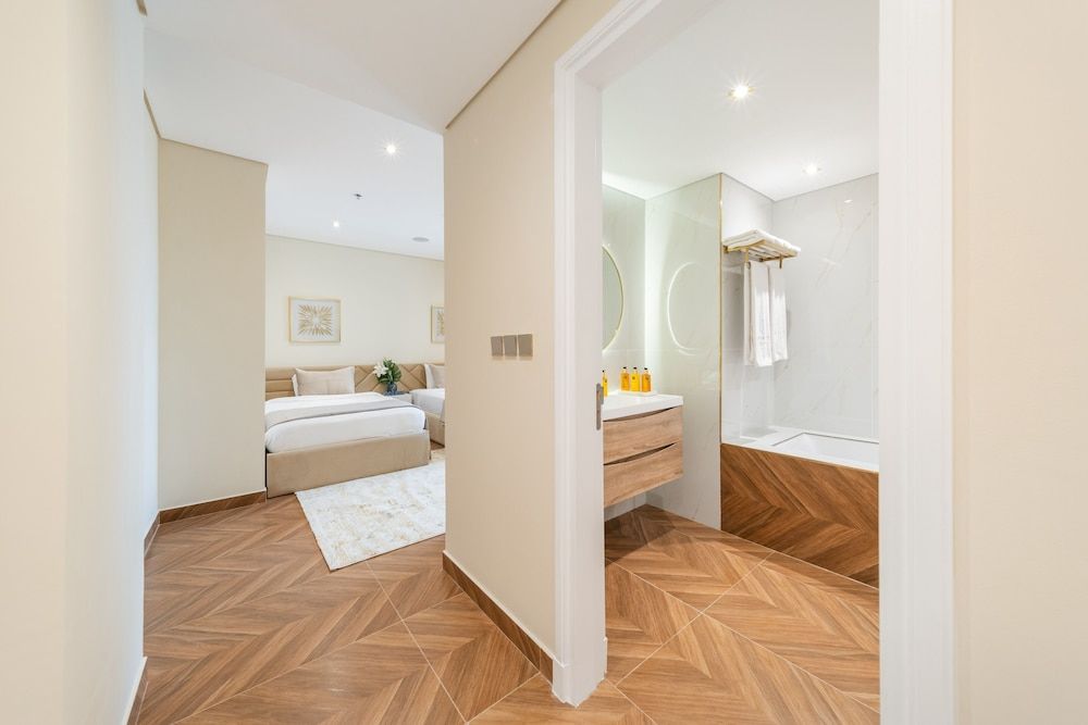 EDEN'S Homes & Villas - Anantara Palm Residences Luxury Apartment, 2 Bedrooms, Non Smoking, Sea View 21