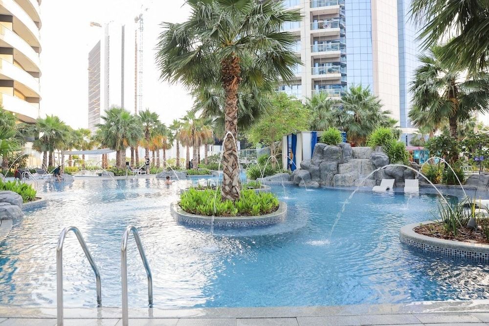 Fully Furnished 3 Bedroom in Paramount Prime Location Spacious Layout