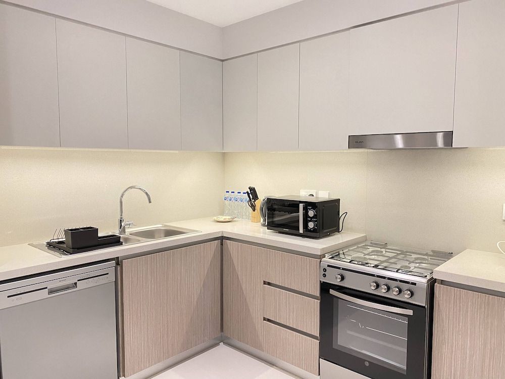 undefined Lux BnB The Grand Creek Harbor Views 10