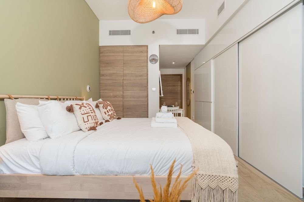 Stunning Apt Marina view with Balcony Apartment (0 Bedroom) 4