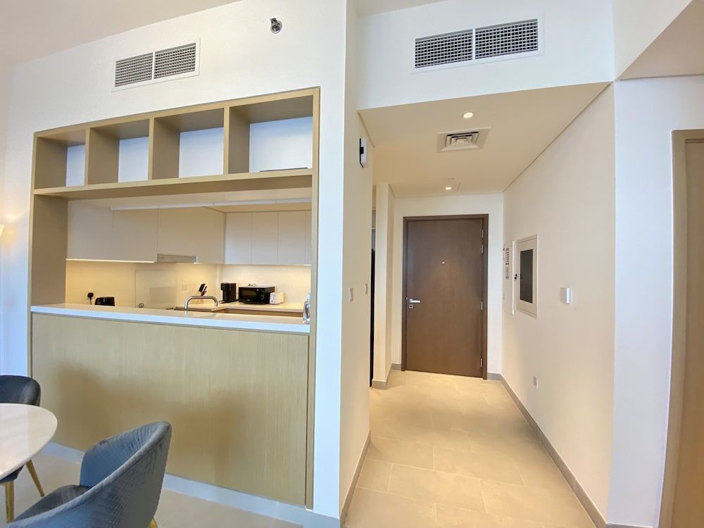undefined LuxBnB Creek Rise Tower Harbor Views 10