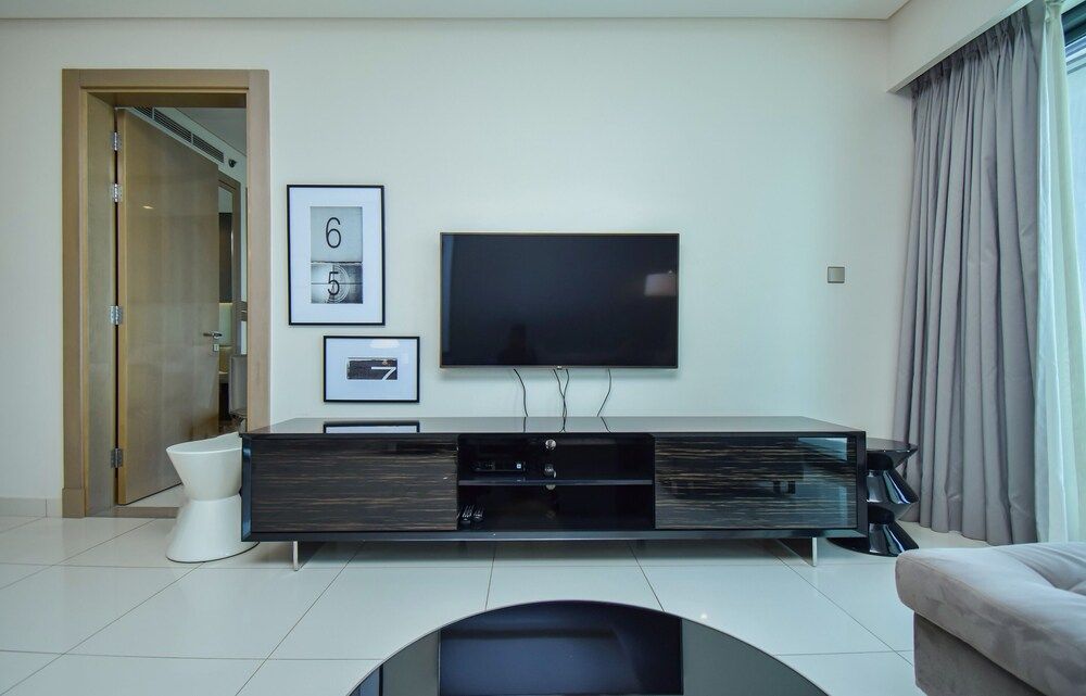 Business Bay Paramount Towers 1BR Signature Apartment, Non Smoking, Balcony 13