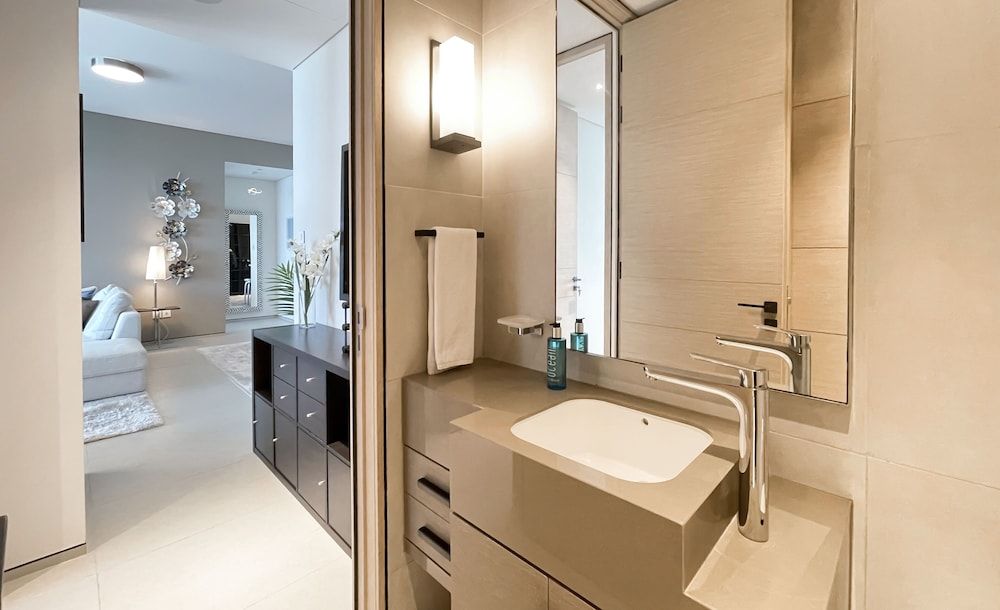 2B-Address JBR-2702 Apartment 9