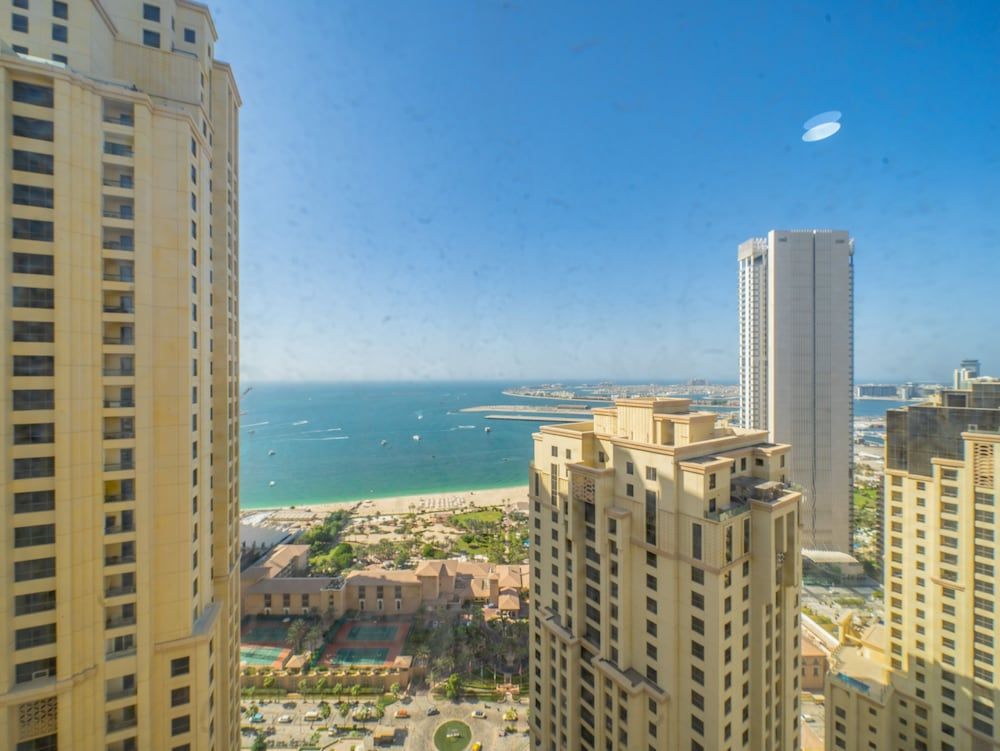 Luxury Waterfront Apartment with Beach Access Comfort Apartment 33