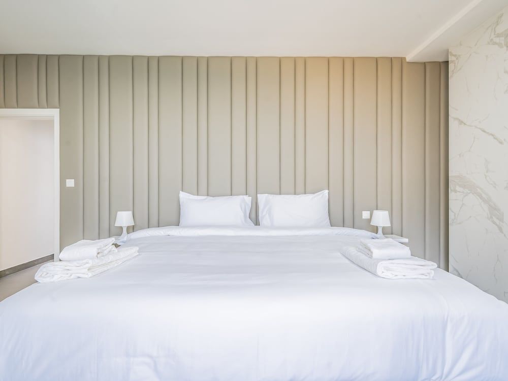 undefined Luxury Waterfront Apartment with Beach Access