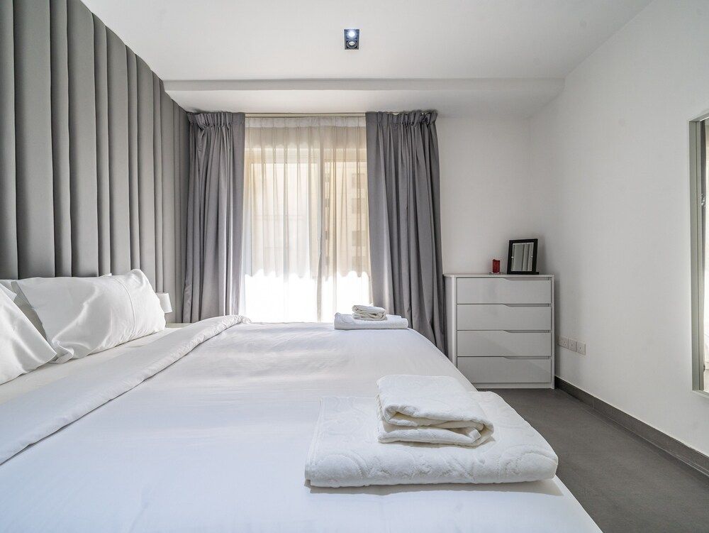 Luxury Waterfront Apartment with Beach Access Comfort Apartment 7