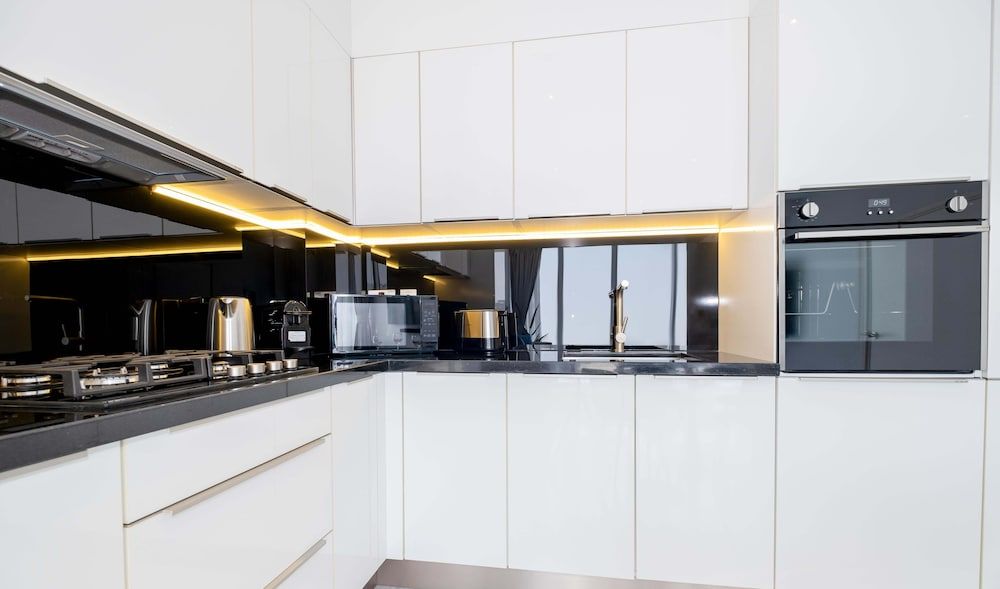 undefined LUX The Pad Executive Suite Canal View 2 9